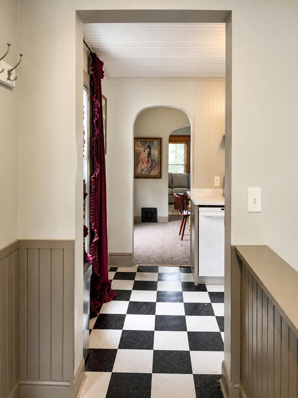 Aurora Cottage 2BR Grill Near Downtown TART Trail House in Traverse City
