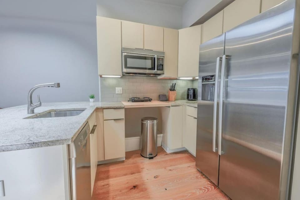 Classic Back Bay 1BR on Newbury Street Apartment in Back Bay