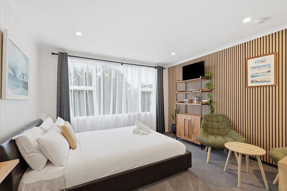 Airport Studio Retreat House in Tasmania