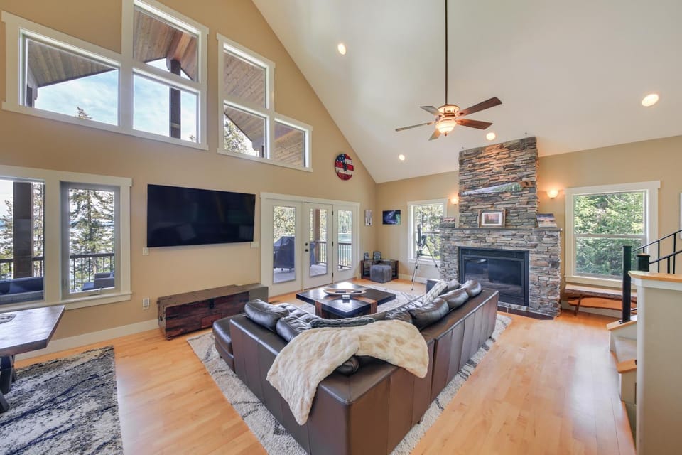Lake Access + Water Views: Bottle Bay Family Home! House in Lake Pend Oreille