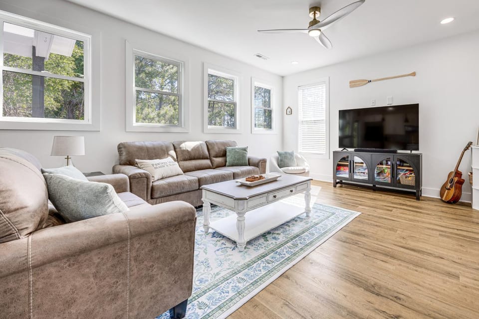 Coastal Escape Near 4 Beaches in Pawleys Island! House in South Carolina