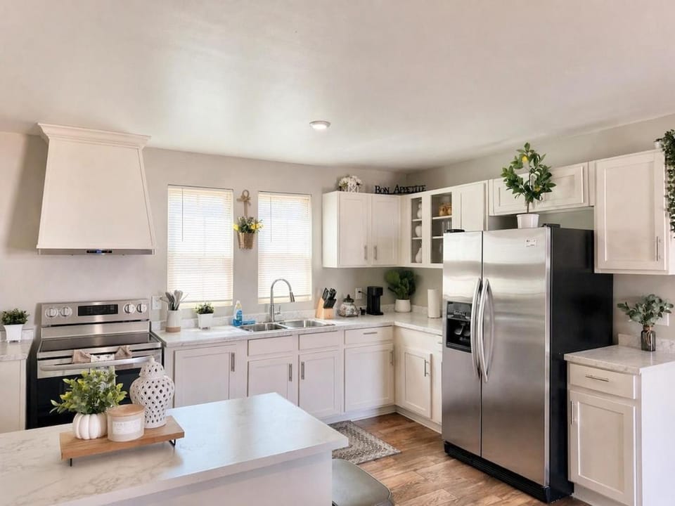 Concord Comfort 3BR Gem Near Downtown Apartment in Concord