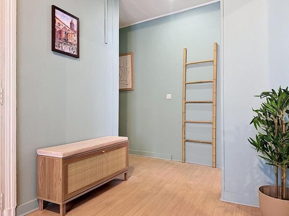 Loft Premium 100m2 Clim Netflix Apartment in Auvergne-Rhône-Alpes