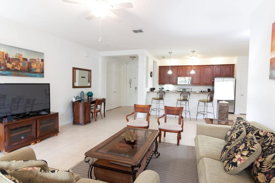 TV and multimedia, Kitchen or kitchenette, Living room, Seating area