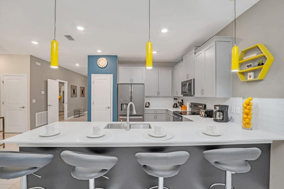 Coffee/tea facilities, Kitchen or kitchenette, minibar, stove, toaster, kitchen