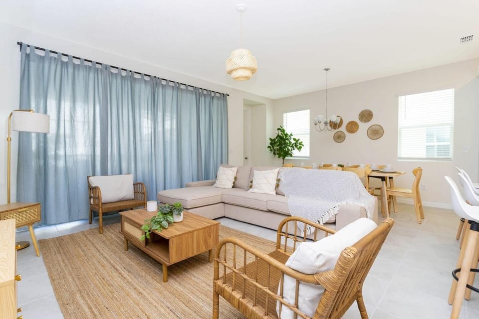 Living room, Seating area, Dining area
