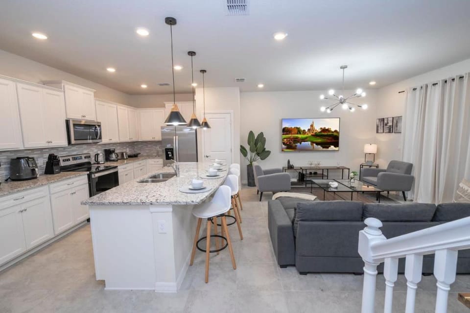 Kitchen or kitchenette, kitchen