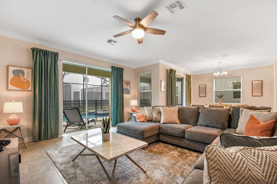 Living room, Seating area