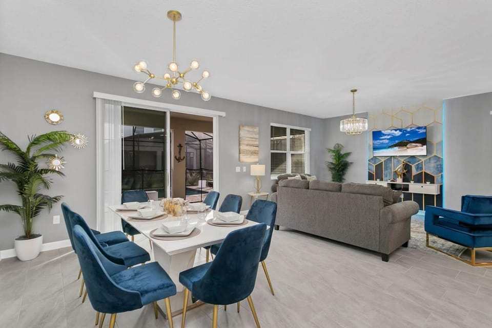 TV and multimedia, Living room, Seating area, Dining area