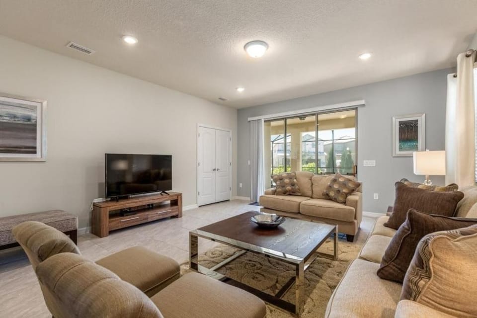 TV and multimedia, Living room, Seating area