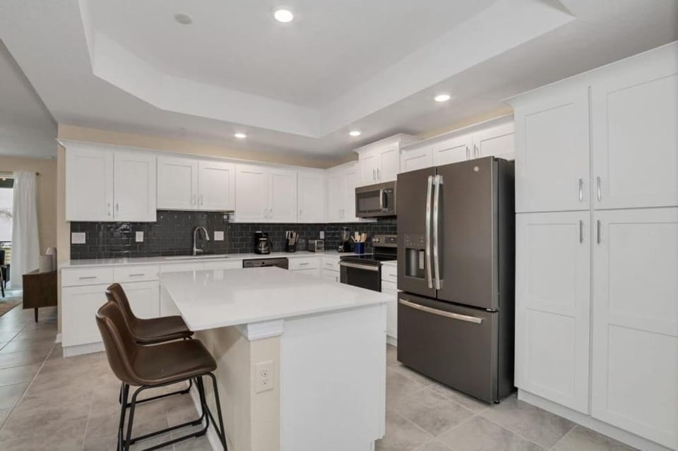 Kitchen or kitchenette, dishwasher, minibar, stove, toaster, kitchen