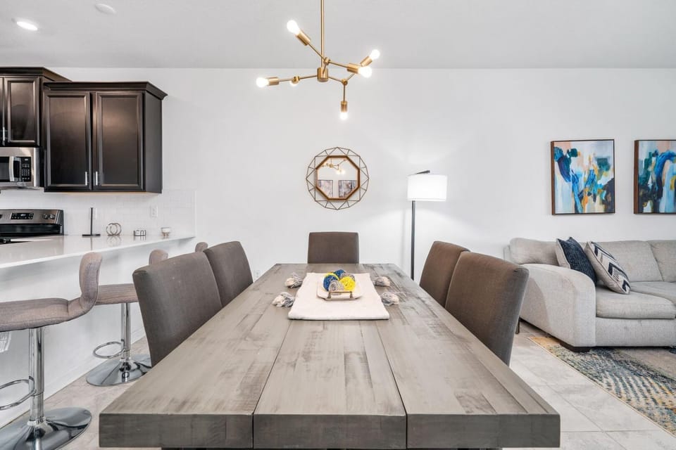 Seating area, Dining area