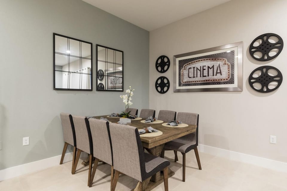 Seating area, Dining area