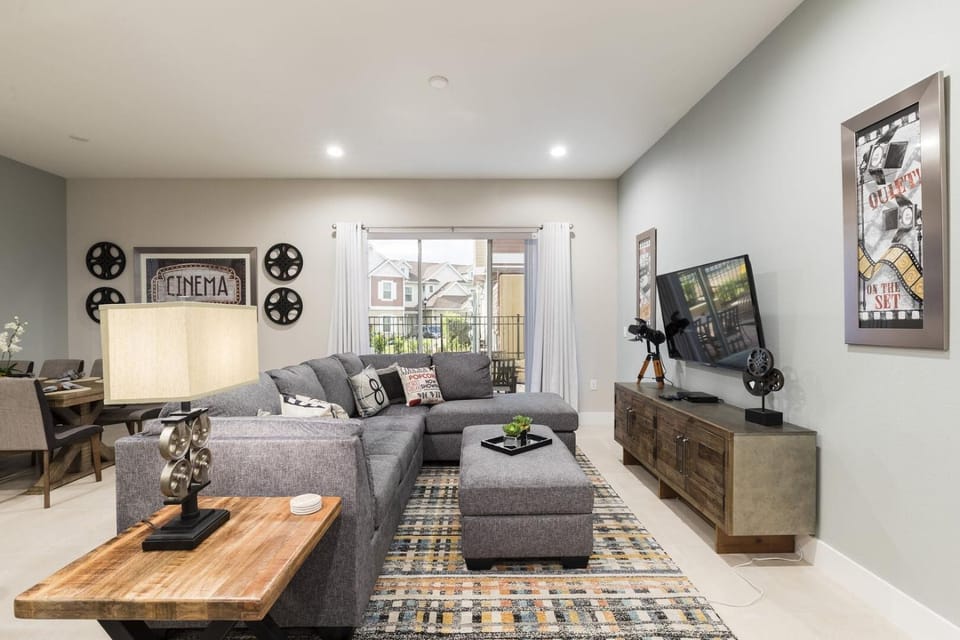 TV and multimedia, Living room, Seating area