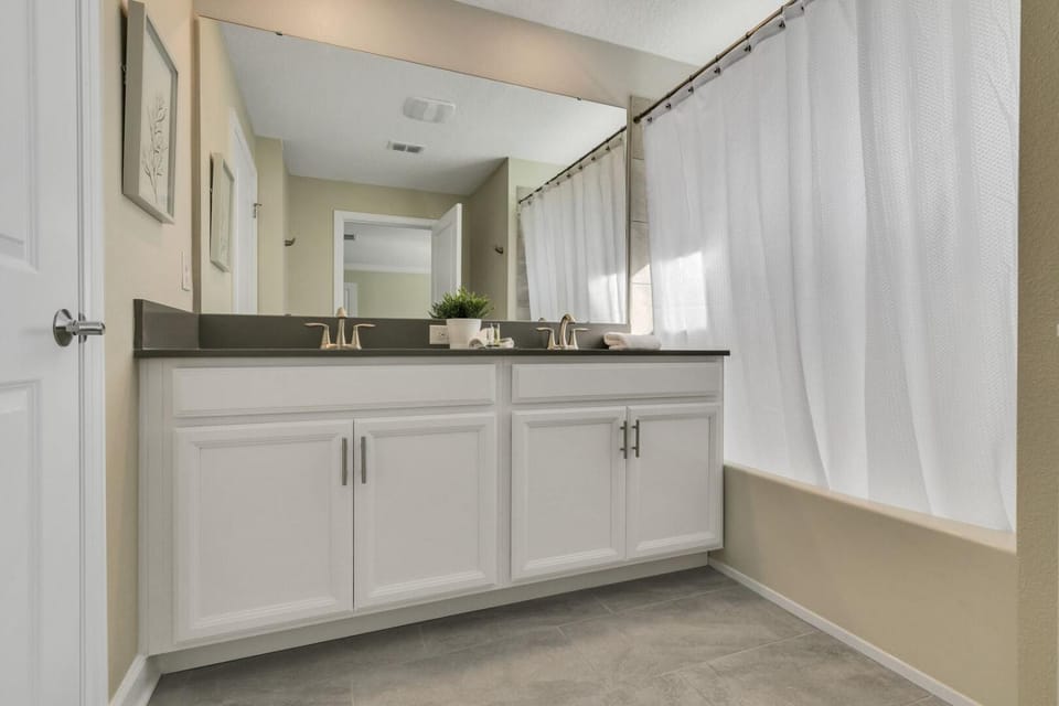 Kitchen or kitchenette, kitchen