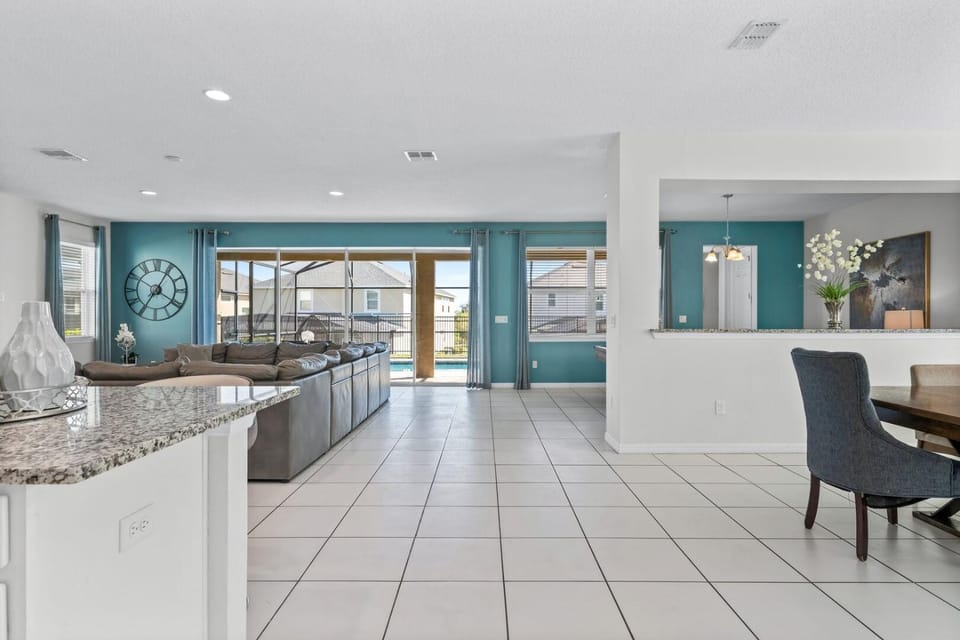 Living room, Dining area