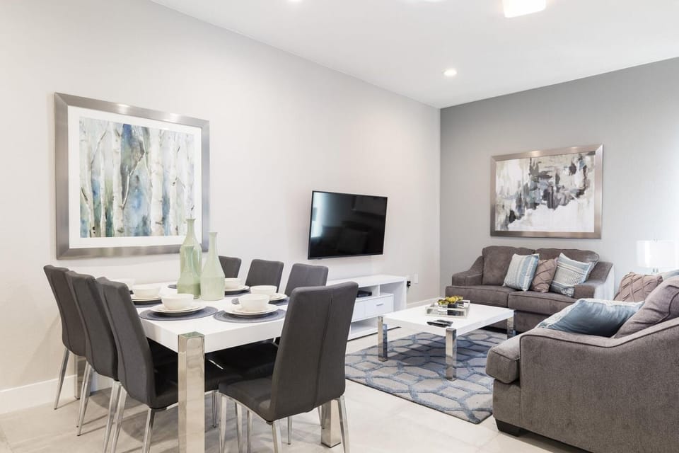 TV and multimedia, Living room, Seating area, Dining area