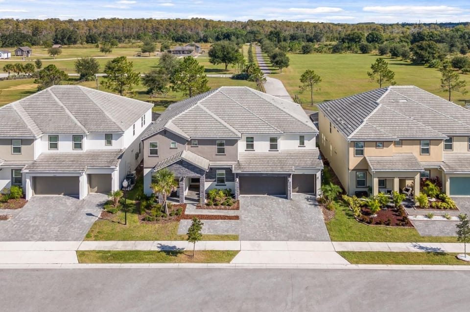 Property building, Day, Bird's eye view