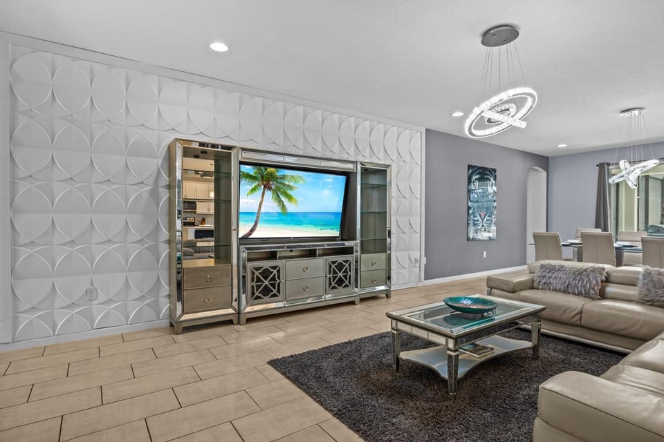 TV and multimedia, Living room, Seating area, Dining area