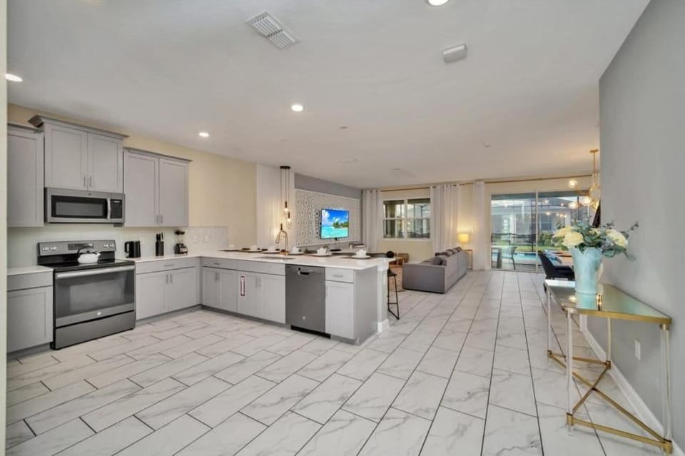 Kitchen or kitchenette, oven, stove, toaster