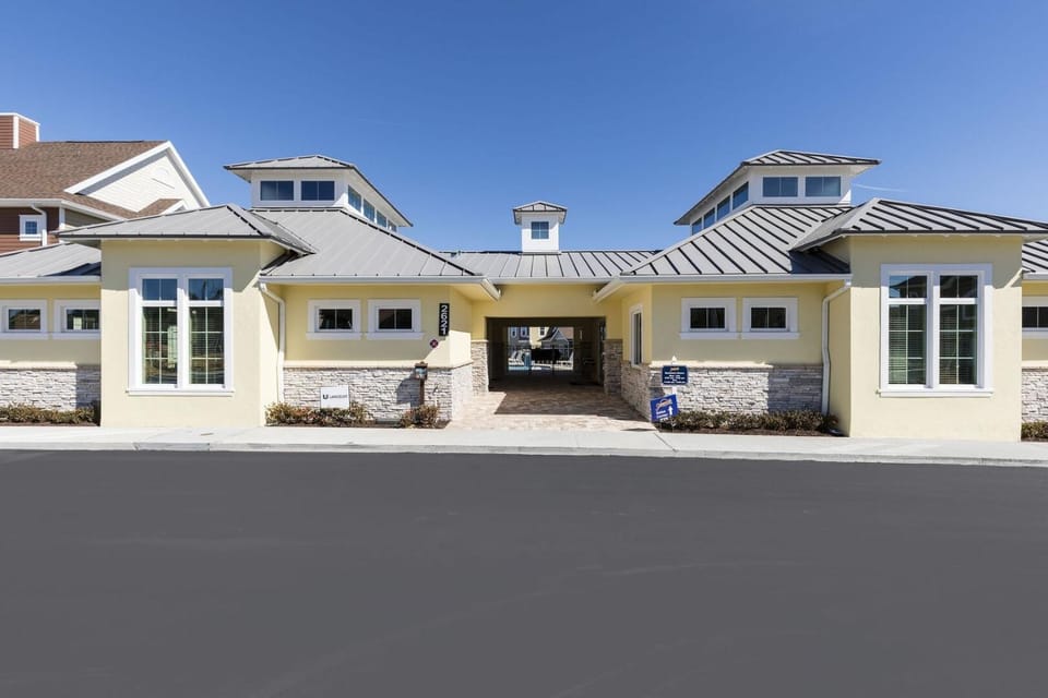 Property building, Day