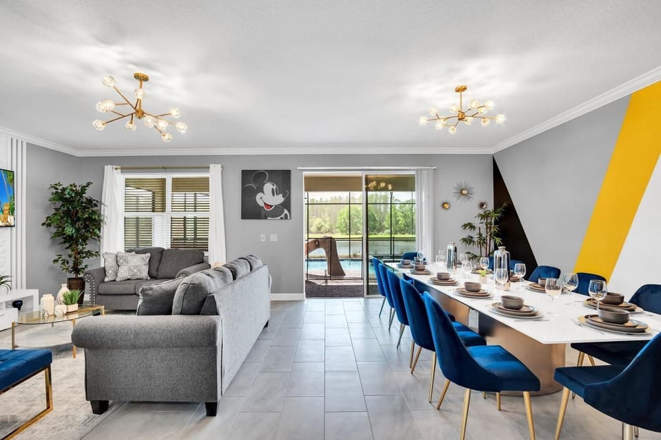 Living room, Seating area, Dining area
