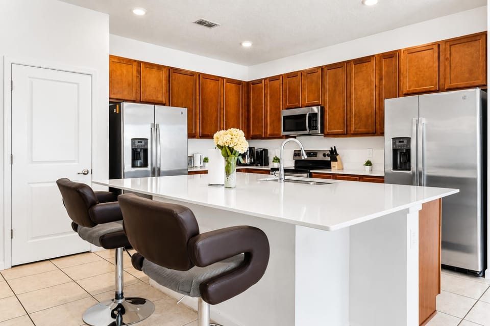 Kitchen or kitchenette, dishwasher, minibar, oven, stove, kitchen