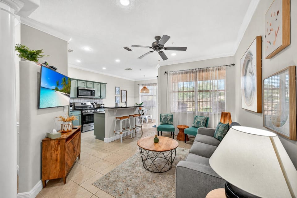 Kitchen or kitchenette, Living room, Seating area
