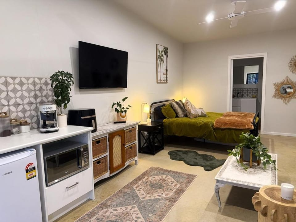 Shady Lane - Wallagoot Apartment in Victoria