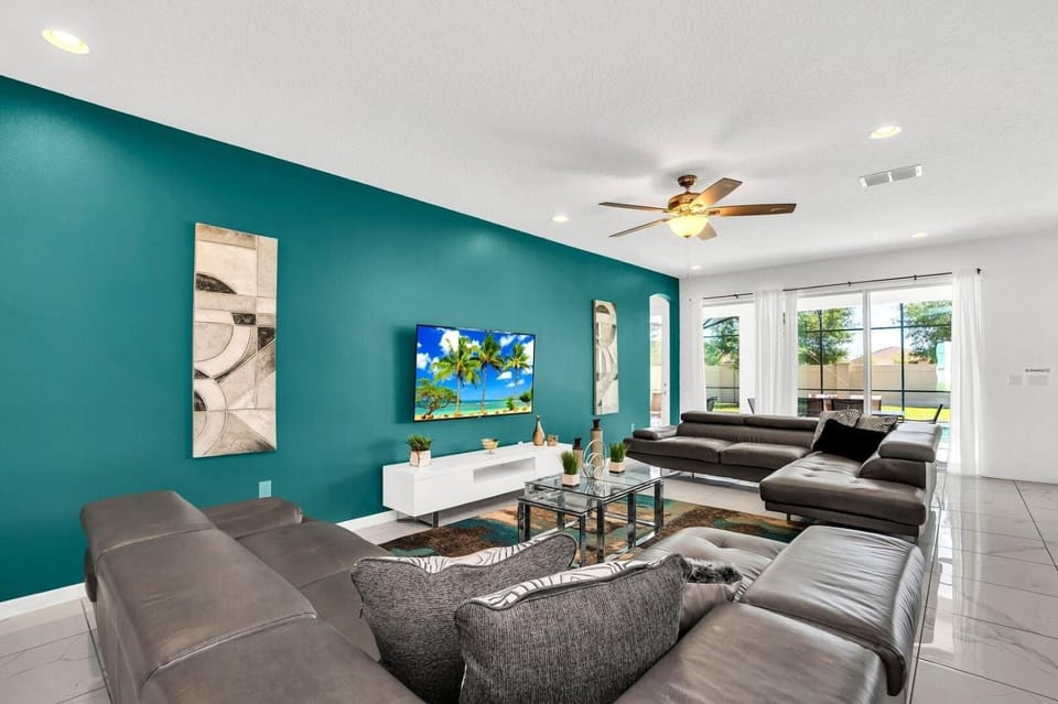 TV and multimedia, Living room, Seating area