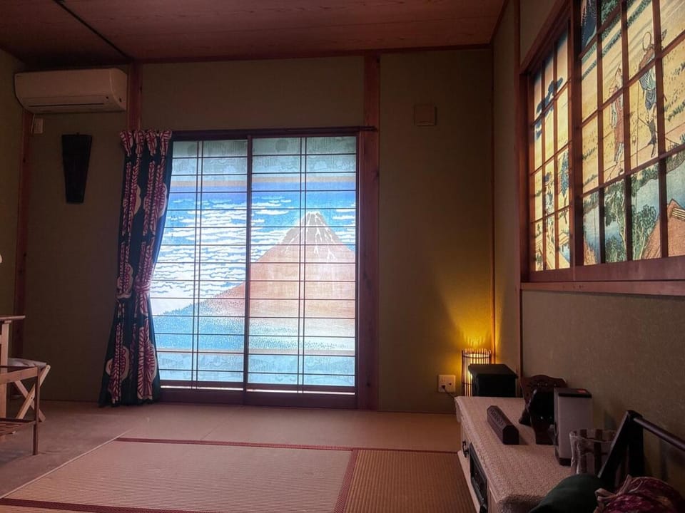 Mitte Lodge 1日1組限定で軽朝食と湯河原駅送迎無料 Bed and Breakfast in Kanagawa Prefecture