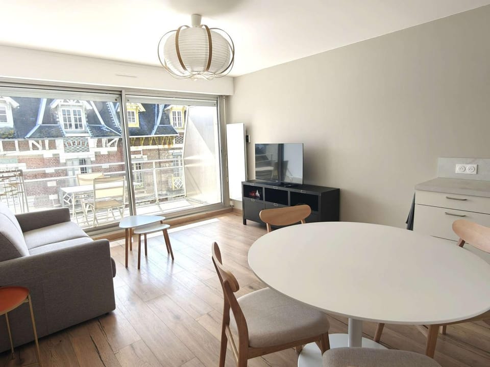 Appartement moderne avec balcon - 4 pers. - FR-1-673-21 Apartment in Hauts-de-France