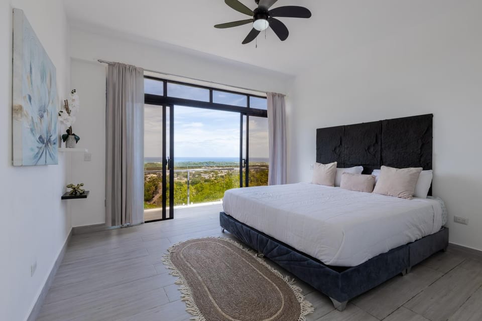 Bed, Natural landscape, Photo of the whole room, Bedroom, Garden view, Mountain view, Sea view