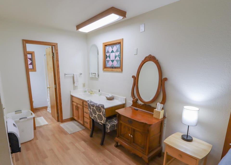 Over the Rainbow Suites Bed and Breakfast in Eureka Springs
