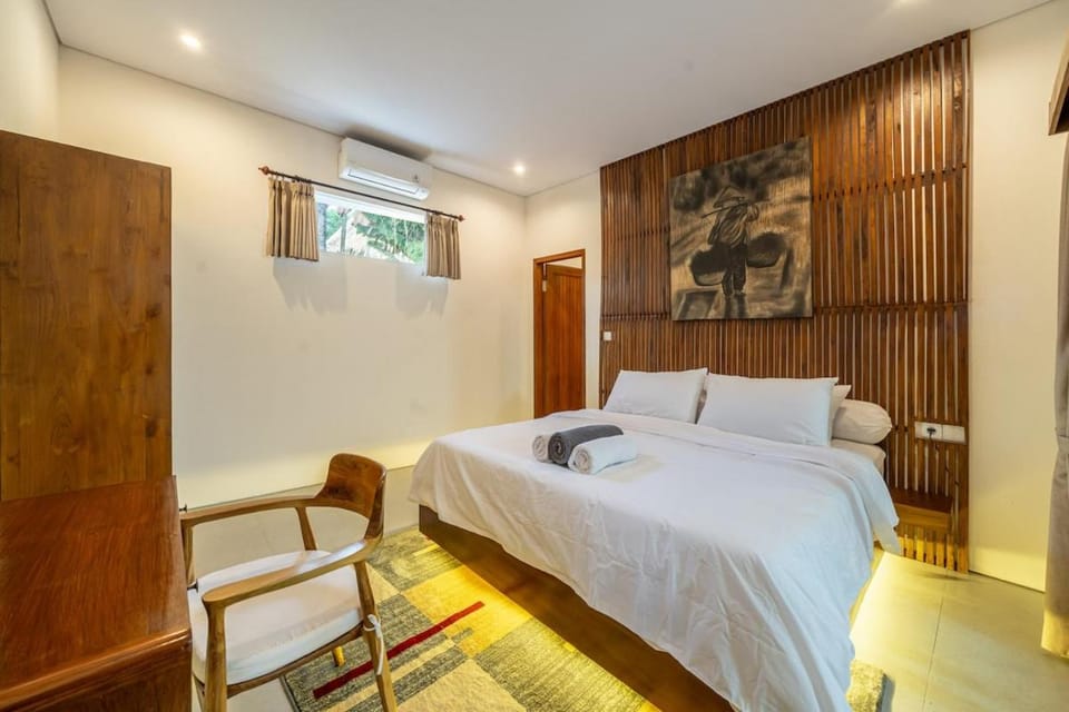 Modern 3 Bedroom Villa with Private Pool in Berawa Villa in North Kuta