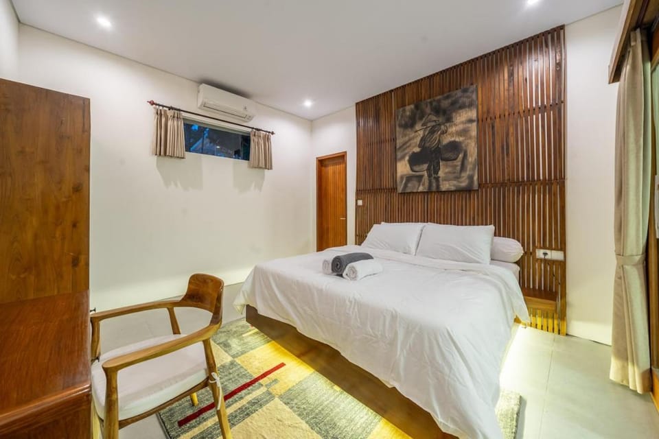 Modern 3 Bedroom Villa with Private Pool in Berawa Villa in North Kuta
