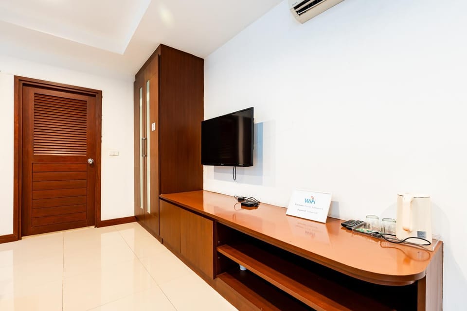 TV and multimedia, air conditioner