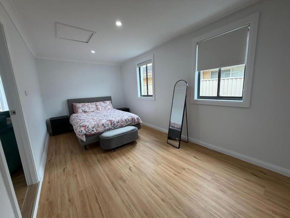 2 BR spacious Granny near Stanhope Leisure Centre Apartment in Sydney