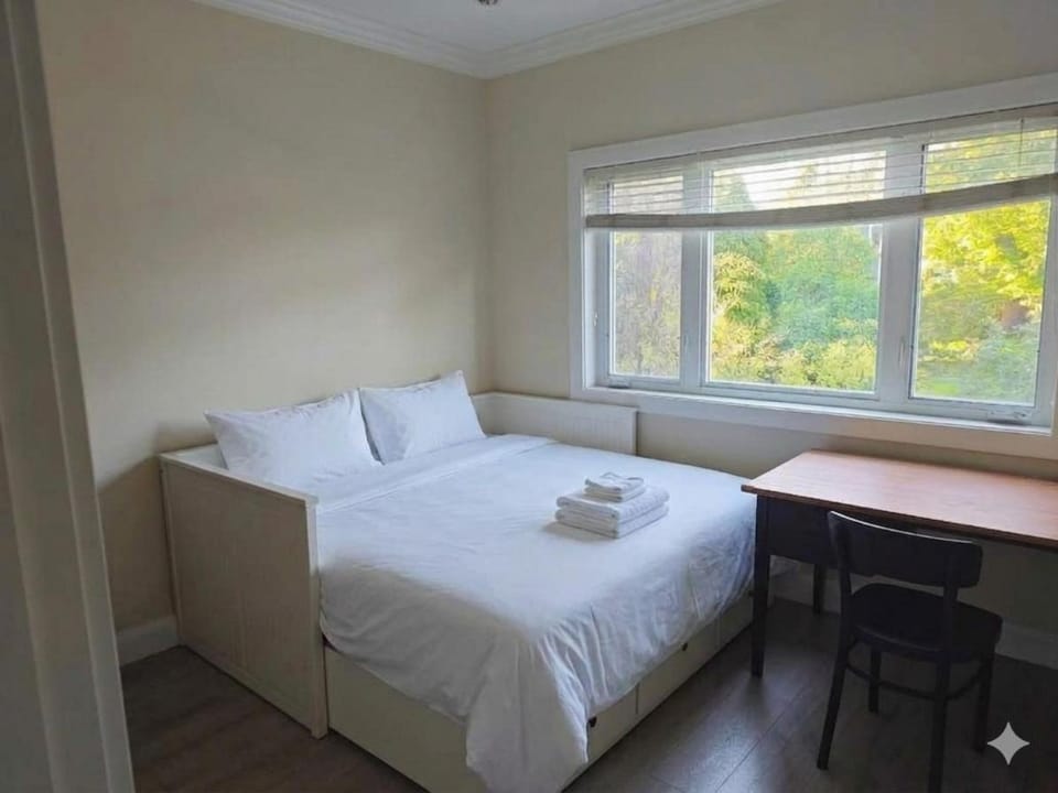 Luxury 4 Bedroom Suite Villa in Vancouver