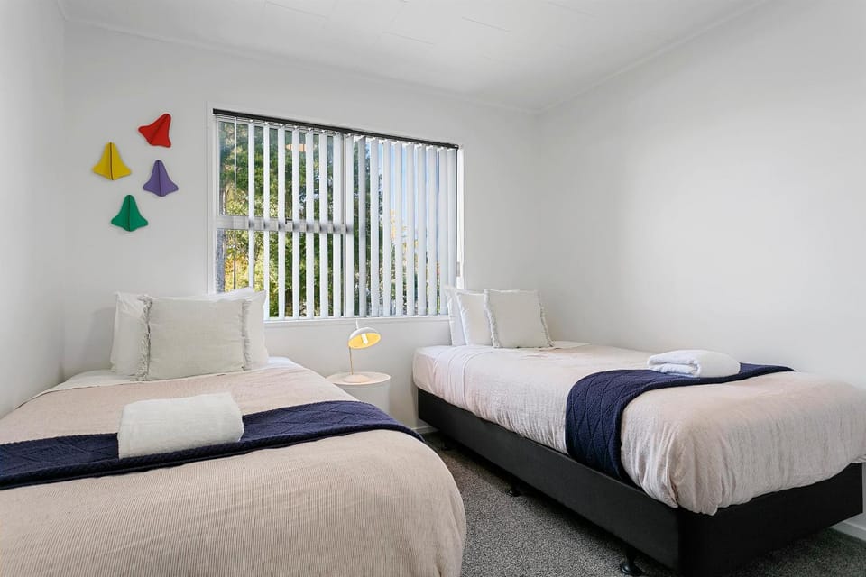 5 Minutes Walk to Lake & Drive to Town House in Taupo