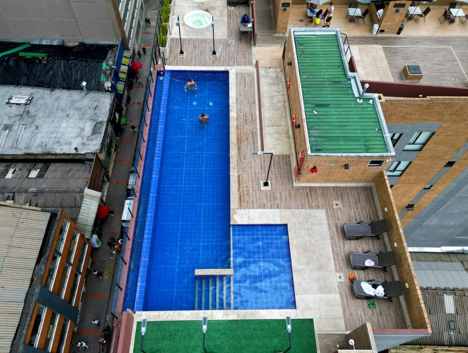 Bird's eye view, Swimming pool