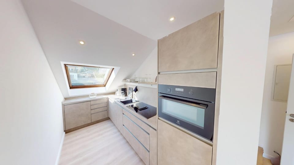 Kitchen or kitchenette, oven, stove