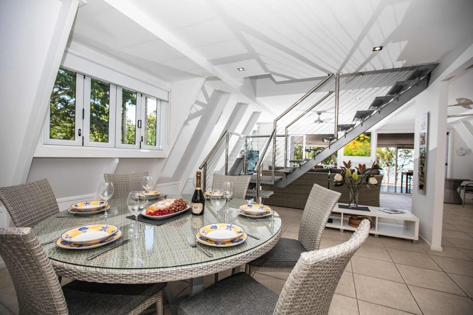 Cottonwood Port Douglas House in Oak Beach