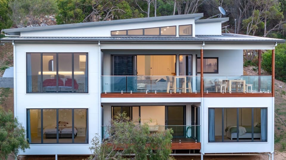 Property building, Balcony/Terrace