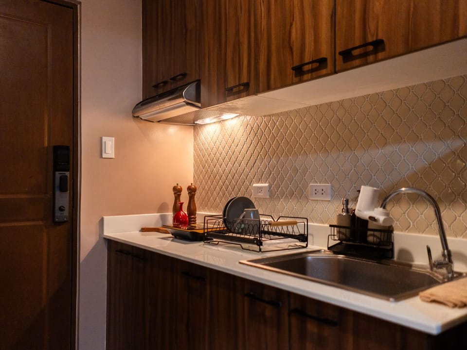Woodvale at Alpine Villas, Crosswinds Tagaytay Apartment in Tagaytay