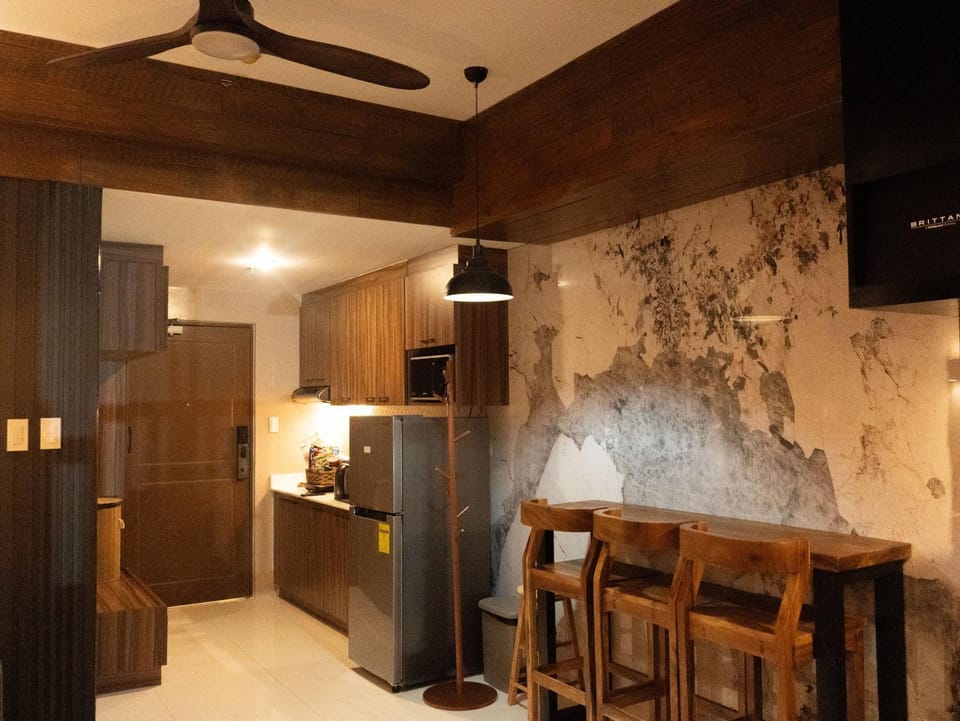 Woodvale at Alpine Villas, Crosswinds Tagaytay Apartment in Tagaytay