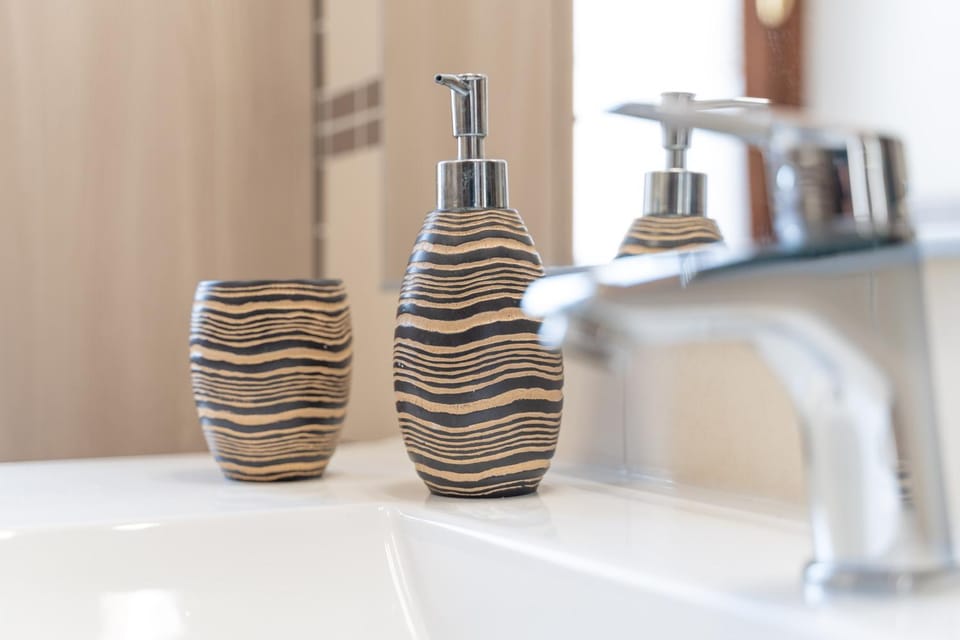 Bathroom, towels