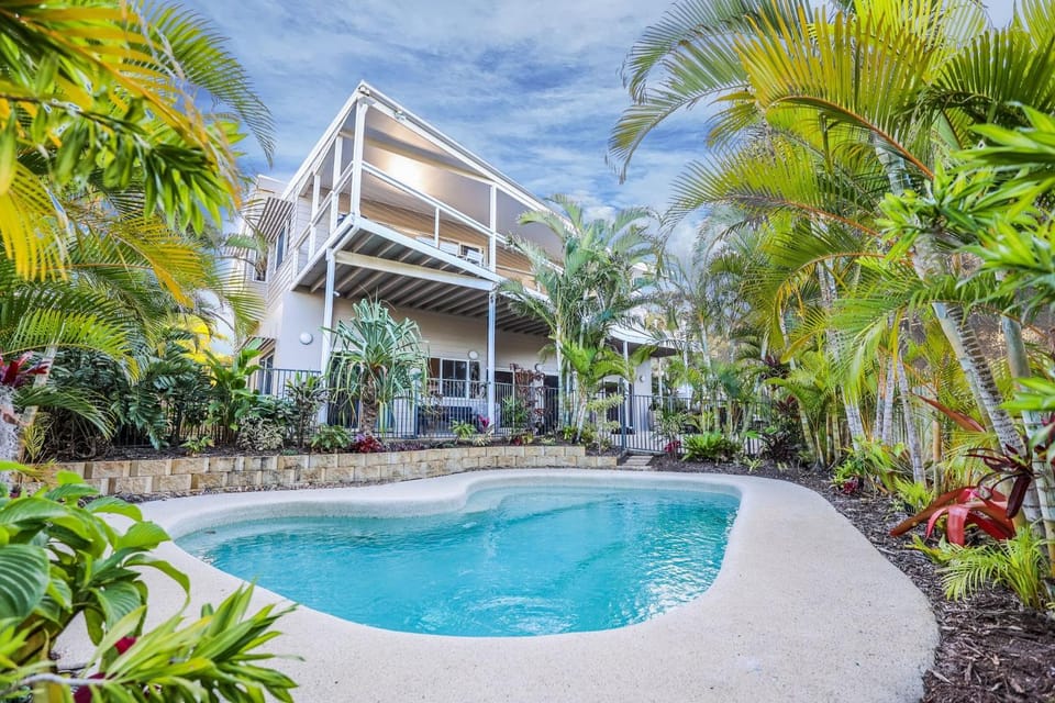 Property building, Garden view, Swimming pool