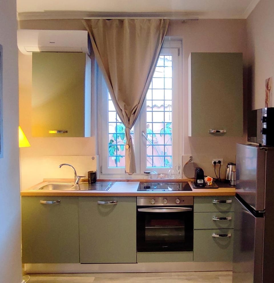 Kitchen or kitchenette, pet friendly, stove