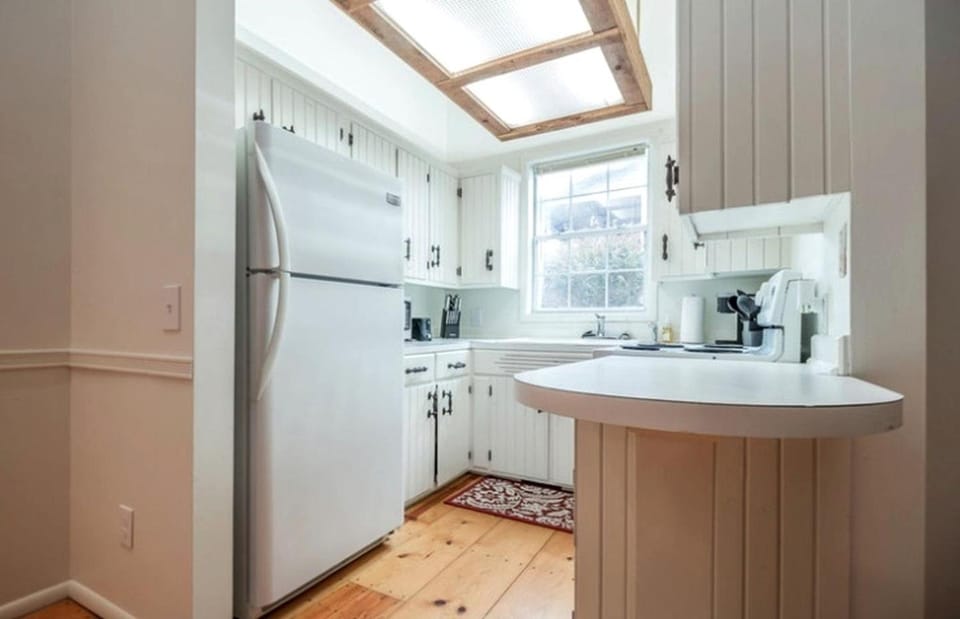 Newly Remodeled Cabin with Lake Views & Grill Patio in Rogers, Arkansas Cabin in Beaver Lake